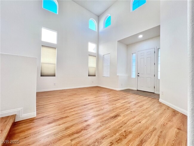 8815 Lost Forest St in Las Vegas, NV - Building Photo - Building Photo