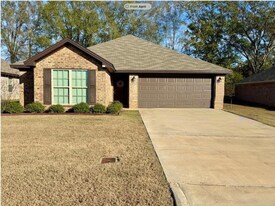 117 Hideaway Ln in Wetumpka, AL - Building Photo