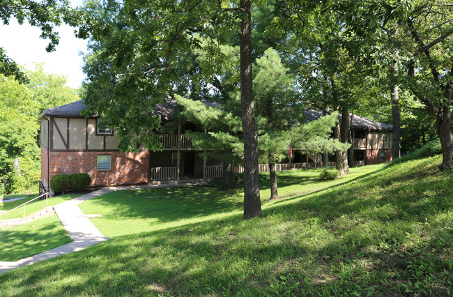 Stadium Apartments in Columbia, MO - Foto de edificio - Building Photo