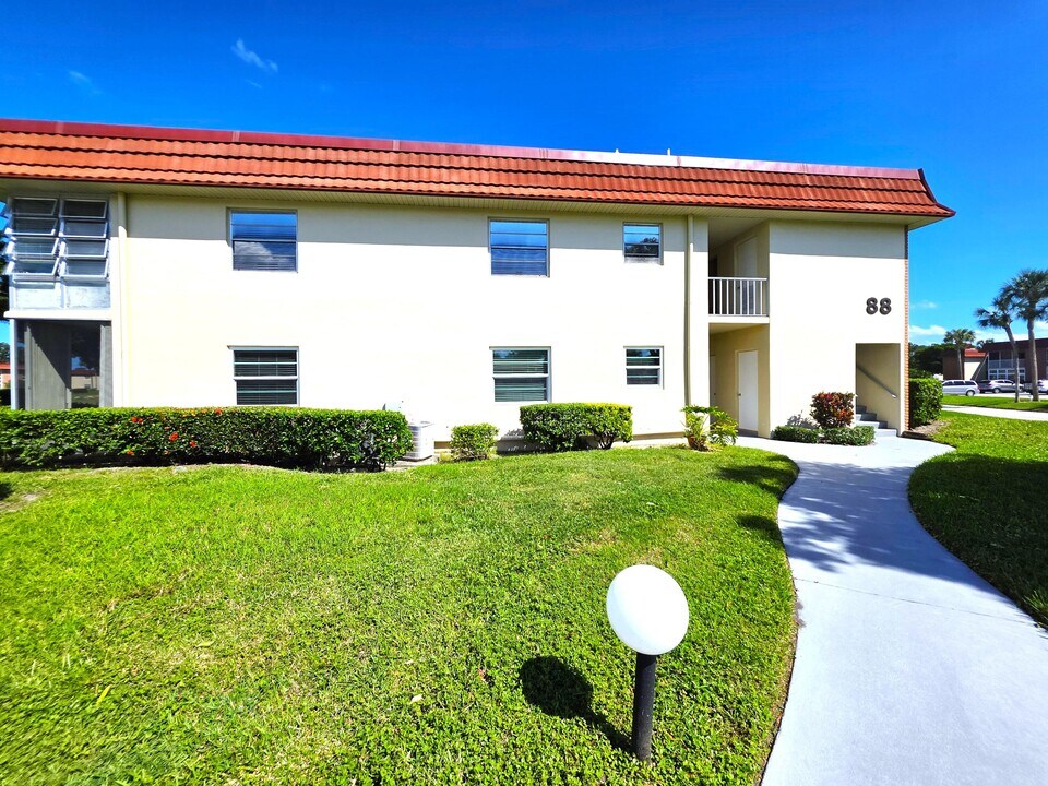 88 Crooked Tree Ln in Vero Beach, FL - Building Photo