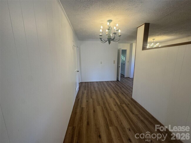 1203 Hibriten Dr SE in Lenoir, NC - Building Photo - Building Photo