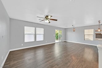 7912 Ivy Run St in Las Vegas, NV - Building Photo - Building Photo