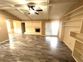415 Ray Ave, Unit 066101 in Desoto, TX - Building Photo - Building Photo
