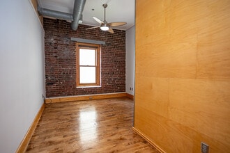 Emporium Lofts in Knoxville, TN - Foto de edificio - Interior Photo