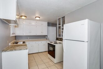 2730 S Southeast Dr in Wichita, KS - Building Photo - Building Photo