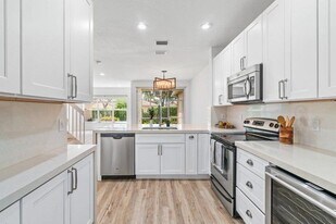 6427 Park Lake Cir in Boynton Beach, FL - Building Photo