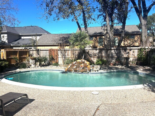 11418 Chevy Chase Dr in Houston, TX - Building Photo - Building Photo