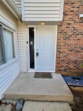 207 Walker Dr in Bolingbrook, IL - Building Photo - Building Photo