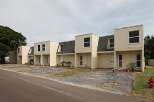 Pelican Pointe Apartments