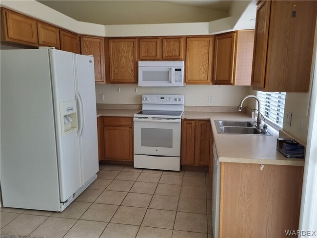 9842 S Phoenix Dr in Mohave Valley, AZ - Building Photo - Building Photo
