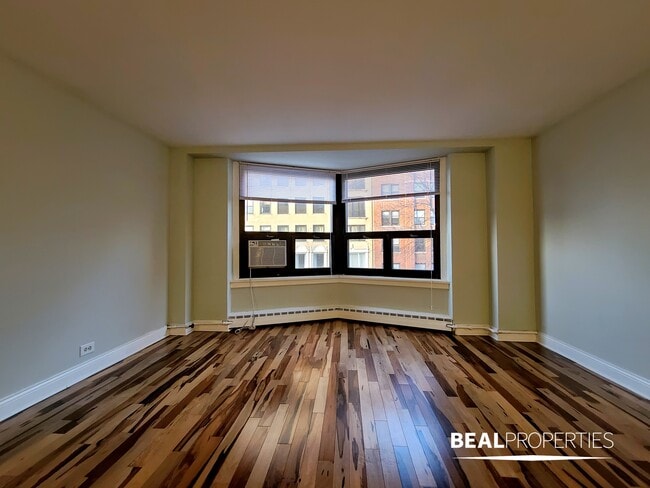 property at 445 W Wellington Ave