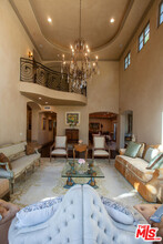 3501 Caribeth Dr in Los Angeles, CA - Building Photo - Building Photo