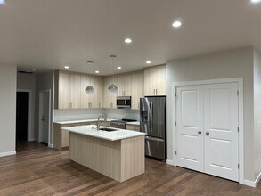 222 Curtis Dr in Longview, WA - Building Photo - Building Photo