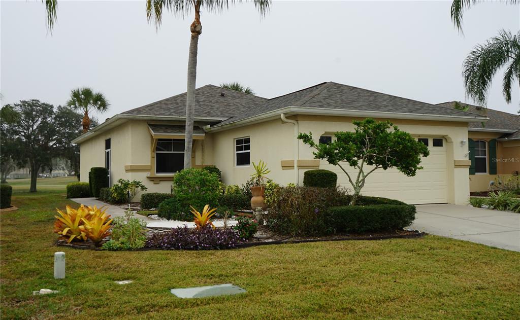 1911 Sterling Glen Ct in Sun City Center, FL - Foto de edificio