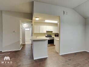 6204 Duchess Dr in Austin, TX - Foto de edificio - Building Photo