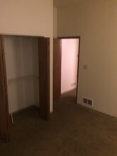 221 W Main St, Unit 2C in Carnegie, PA - Building Photo - Building Photo