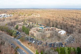 Chestnut Grove Condominiums in Reston, VA - Building Photo - Building Photo