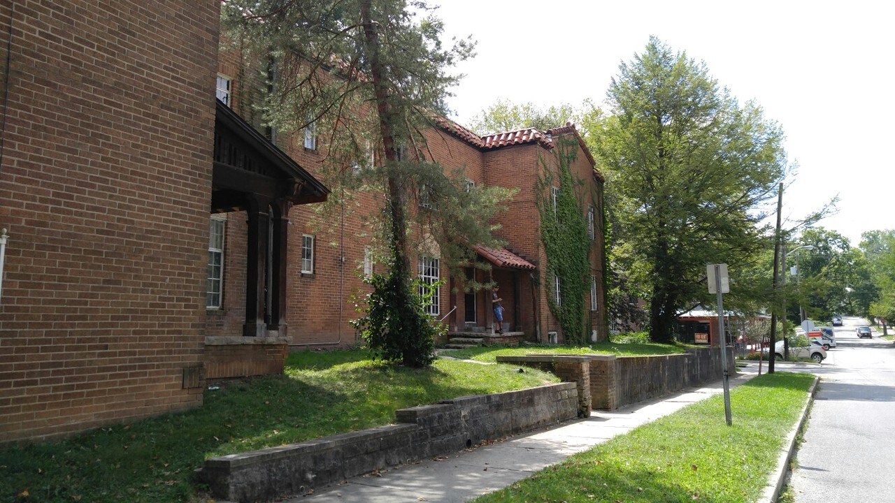 605 S Fess Ave in Bloomington, IN - Foto de edificio