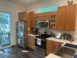 1144 N Market St in Jacksonville, FL - Building Photo - Building Photo
