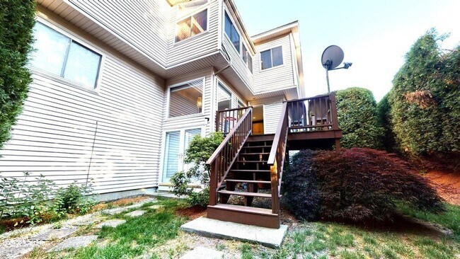 445 Captain Eames Cir in Ashland, MA - Building Photo - Building Photo