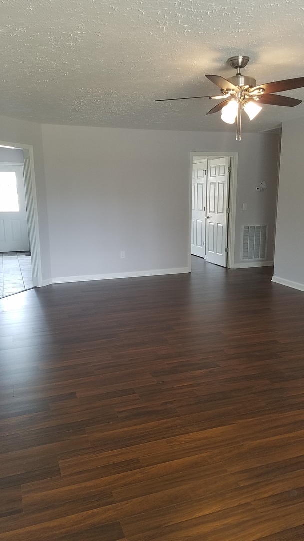 120 Amelia Dr in Manchester, TN - Building Photo - Building Photo