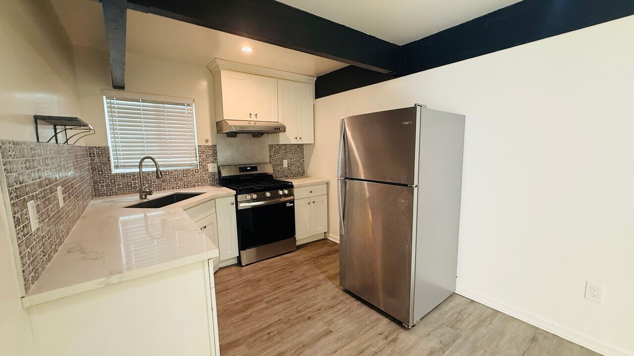 1514 1/2 W 46th St in Los Angeles, CA - Building Photo