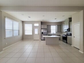 219 Biltmore Loop in Montgomery, TX - Building Photo - Building Photo