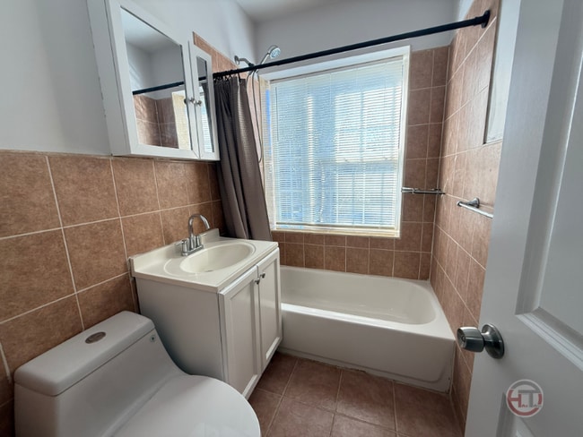 1644 Williamsbridge Rd in Bronx, NY - Building Photo - Building Photo