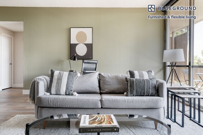 501 Forest Ave-Unit -FL5-ID1298 in Palo Alto, CA - Building Photo - Building Photo