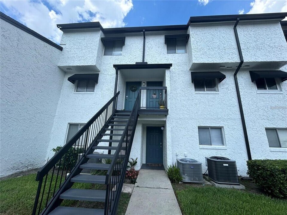 4115 S Semoran Blvd in Orlando, FL - Building Photo