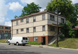 2700 Golden Valley Rd in Minneapolis, MN - Building Photo - Building Photo