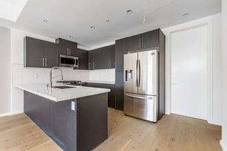 2017 S Redondo Blvd in Los Angeles, CA - Building Photo - Building Photo