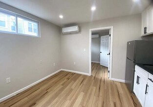 243 E Fayette St in Baltimore, MD - Building Photo - Building Photo