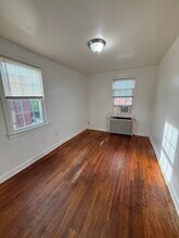 4520 Eads St NE, Unit 2 in Washington, DC - Foto de edificio - Building Photo