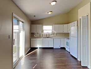 13850 Bruddy Dr in Fishers, IN - Foto de edificio - Building Photo