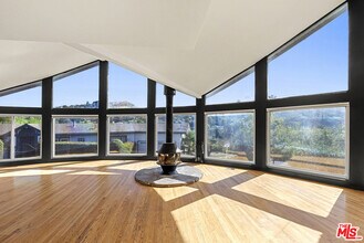 3540 Berry Dr in Los Angeles, CA - Building Photo - Building Photo