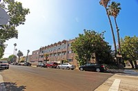 2405 W 18th St in Los Angeles, CA - Foto de edificio - Building Photo