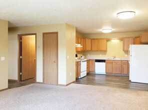 Terrace Pointe Apartments in Bismarck, ND - Building Photo - Building Photo