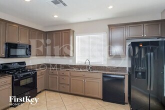 9518 Summer Furnace St in Las Vegas, NV - Foto de edificio - Building Photo