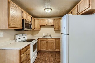 1705 30th St, Unit 101 in Greeley, CO - Foto de edificio - Building Photo