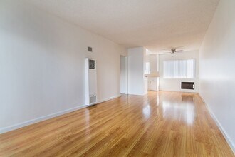 del14766 in Van Nuys, CA - Foto de edificio - Interior Photo