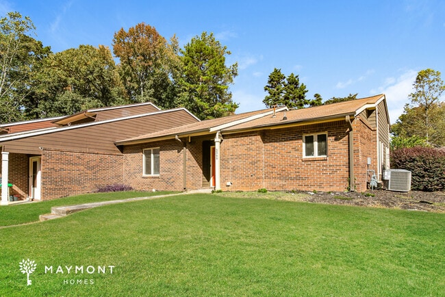 5566 Circlestone Ln in Stone Mountain, GA - Building Photo - Building Photo