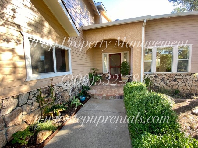 property at 709 Arbona Cir N