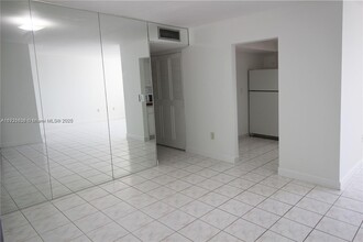 9401 SW 4th St in Miami, FL - Building Photo - Building Photo