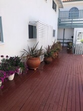 25410 Malibu Rd, Unit 25410 and a half in Malibu, CA - Foto de edificio - Building Photo