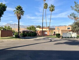 6536 Calle La Paz in Tucson, AZ - Building Photo