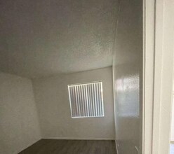 38719 10th St E in Palmdale, CA - Building Photo - Building Photo
