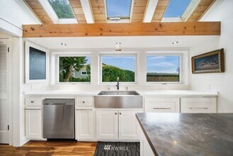 37924 Hood Canal Dr NE in Hansville, WA - Building Photo - Building Photo