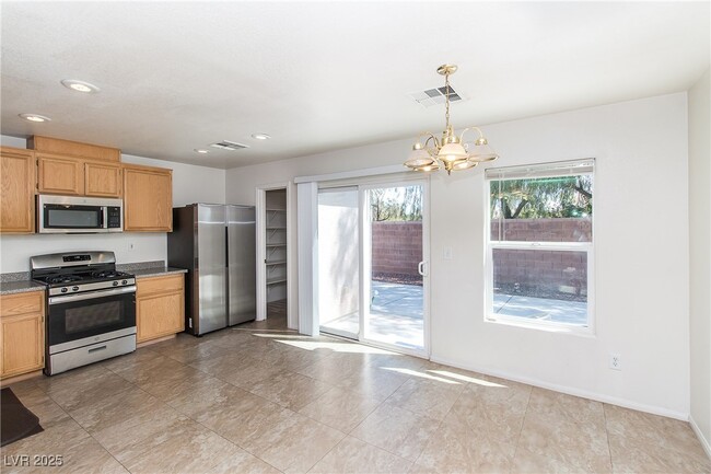 8200 Calico Wind St in Las Vegas, NV - Foto de edificio - Building Photo