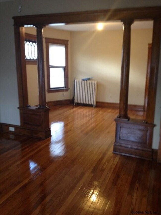 831 Washington Ave in Albany, NY - Building Photo - Building Photo